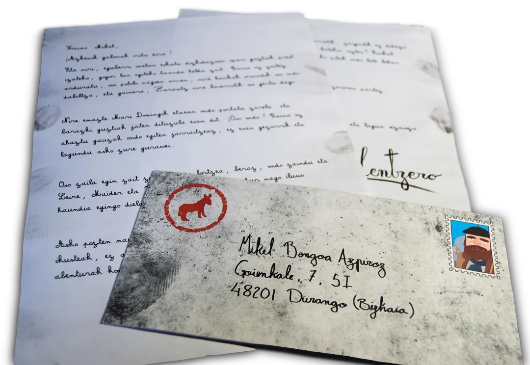La carta de Olentzero con su sobre manchado de carbón